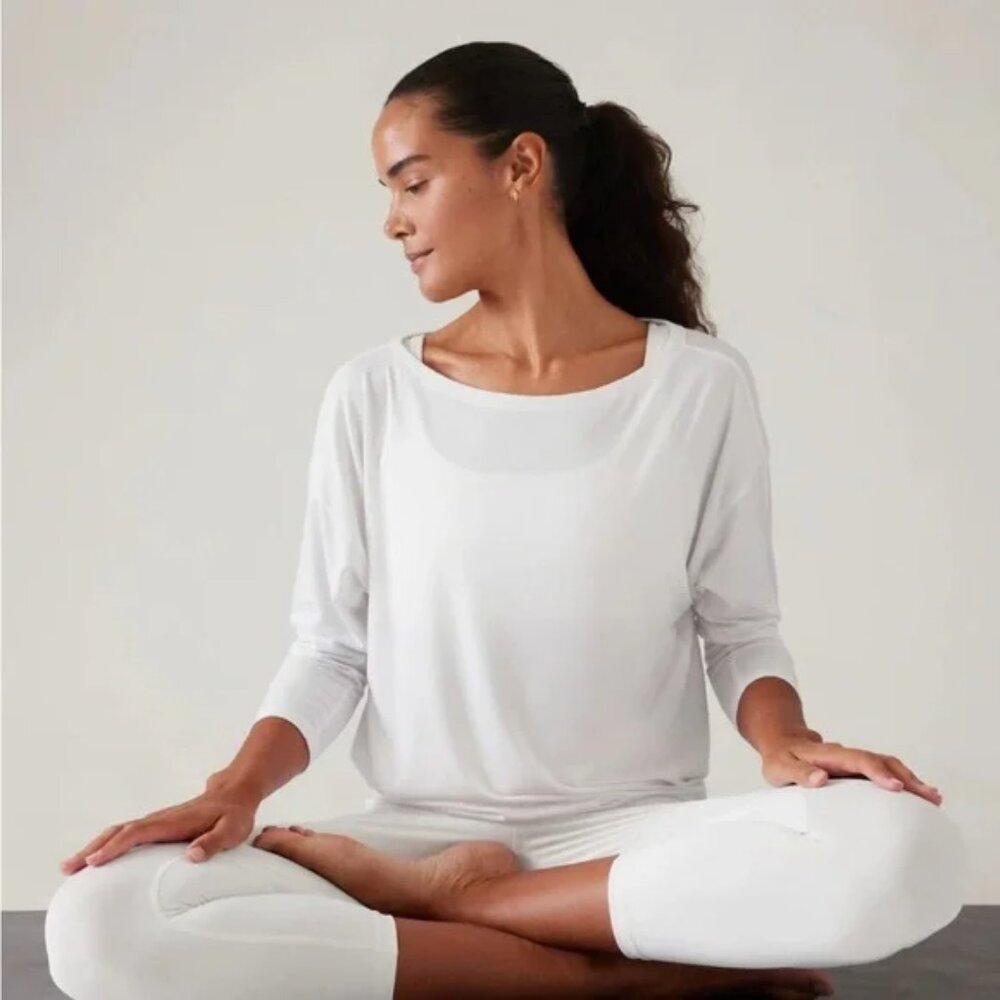 NEW Athleta 1X White Ease In Top 3/4 Sleeve Yoga Dance Wicking - Picture 3 of 8